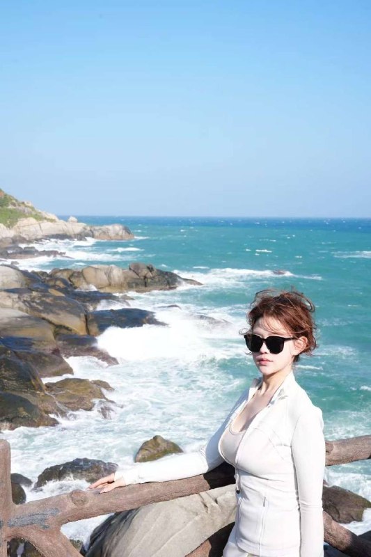 广州广州小可乐🏠173/ D纯欲少女  kivi酱 近3远5 高挑气质 兼职模特 可纯可御净身高173 可尺量 皮肤雪白透亮 肤如凝脂情绪价值拉满 温柔体贴无整妈生脸02年天然D＋胸型完美饱满挺拔不经常兼职 且约且珍惜🚫禁冒充 认准胸型 认准手链 认准冷白皮联系客服：@AnnaGJ168💸解除双向：@AnnaGJ168bot💸⚡⚡⚡⚡⚡⚡⚡