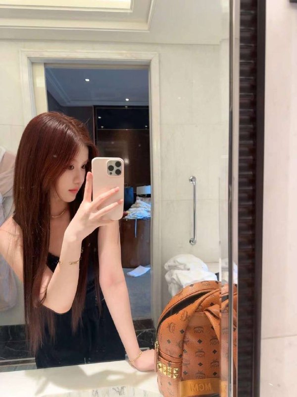 广州广州小可乐🏠173/ D纯欲少女  kivi酱 近3远5 高挑气质 兼职模特 可纯可御净身高173 可尺量 皮肤雪白透亮 肤如凝脂情绪价值拉满 温柔体贴无整妈生脸02年天然D＋胸型完美饱满挺拔不经常兼职 且约且珍惜🚫禁冒充 认准胸型 认准手链 认准冷白皮联系客服：@AnnaGJ168💸解除双向：@AnnaGJ168bot💸⚡⚡⚡⚡⚡⚡⚡