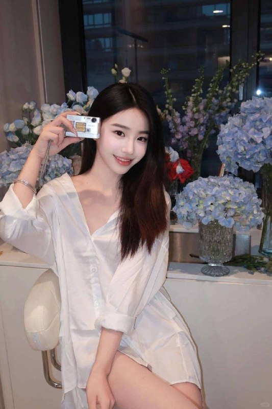 上海上海柠小熙🏠邮电真实在校学生04Height身高：170cmWeight体重：48kgCup罩杯：D CupBody Fat Rate体脂：18%日常健身 椒乳 蜜桃臀/不下垂 全身无纹身 皮肤雪白无赘肉真实第一次兼职 非全职工作 需提前预约联系客服：@AnnaGJ168💸解除双向：@AnnaGJ168bot💸⚡⚡⚡⚡⚡⚡⚡