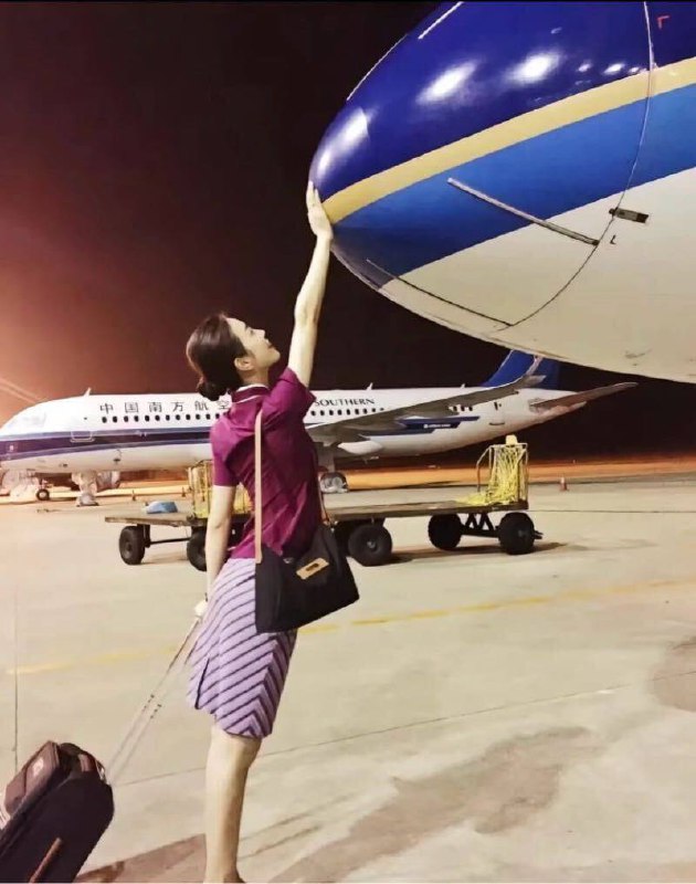 杭州杭州杨百万🏠南航空姐杭州迪杨百万🏠南航空姐❤️极品一线天 能吸会夹❤️常年瑜伽健身 备有瑜伽裤，开档丝袜，黑丝吊带，跳蛋等各种情趣❤️全身雪白，无一点纹身❤️皮肤白嫩 肤滑💦多  乖巧听话❤️会聊天 高素质 高情商💕❤️完美腰臀比例🍑臀❤️Height 身高：172❤️weight. 体重：99❤️Bust 胸围：D❤️Age 年龄：24🉑️情趣🉑️制服🉑️69🉑舌吻🉑️车震🉑口爆🉑陪浴🉑调情🉑双飞🉑外地🉑空降🉑登记🉑代开🈲sm🈲yt🈲wt🈲3p联系客服：@AnnaGJ168💸解除双向：@AnnaGJ168bot💸⚡⚡⚡⚡⚡⚡⚡