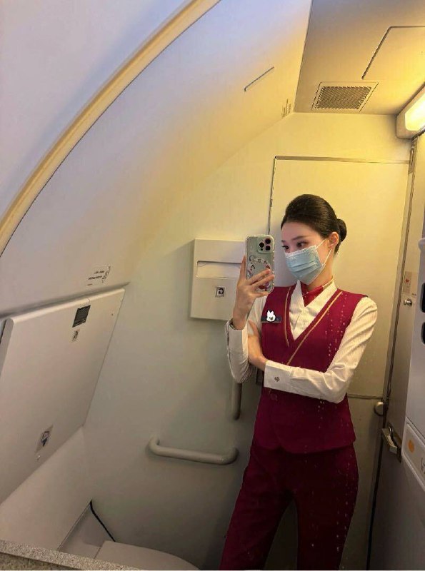 杭州杭州杨百万🏠南航空姐杭州迪杨百万🏠南航空姐❤️极品一线天 能吸会夹❤️常年瑜伽健身 备有瑜伽裤，开档丝袜，黑丝吊带，跳蛋等各种情趣❤️全身雪白，无一点纹身❤️皮肤白嫩 肤滑💦多  乖巧听话❤️会聊天 高素质 高情商💕❤️完美腰臀比例🍑臀❤️Height 身高：172❤️weight. 体重：99❤️Bust 胸围：D❤️Age 年龄：24🉑️情趣🉑️制服🉑️69🉑舌吻🉑️车震🉑口爆🉑陪浴🉑调情🉑双飞🉑外地🉑空降🉑登记🉑代开🈲sm🈲yt🈲wt🈲3p联系客服：@AnnaGJ168💸解除双向：@AnnaGJ168bot💸⚡⚡⚡⚡⚡⚡⚡