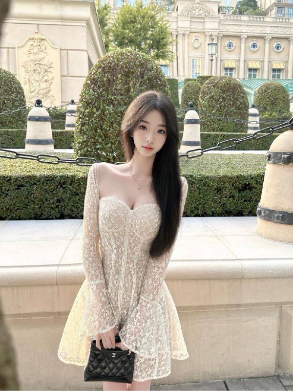 广州广州浪子燕青～175 短期兼职 175C  舞蹈生 雪白粉嫩 06年✨一碰➗水//可6⃣️9⃣️✨偶尔兼职🧚🧚自我介绍✨。传媒大学04年学生身高175CM✨大长腿/小蛮腰身材比例完美✨皮肤雪白嫩滑✨选我的理由:💐👅极致热情体贴✨给你难忘的邂逅😘配合度超高  满满的舒适感  温柔似水各种姿势✨敏感体质一碰就÷水🙈娇喘连连✨联系客服：@AnnaGJ168💸解除双向：@AnnaGJ168bot💸⚡⚡⚡⚡⚡⚡⚡