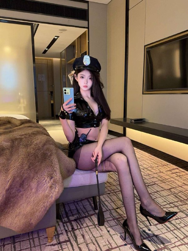 上海30281杜三🏠普陀175d05普陀区上海依霓裳家性感小野猫网红主播Height 身高𝟏75 cm  AGE 年龄 05年WEIGHT体重 50kg  CHEST 胸围 d✦   酷颯倔强 高級脱俗 纯天然0整✦   高挑性感筷子腿 维秘身材身体柔软 脱俗清丽♡ ——————————————————♥风格百变 双商在线 最懂男人心𝗣𝗮𝗿𝘁 𝘁𝗶𝗺𝗲 𝗶𝗻 𝗦𝗛𝗔𝗡𝗚𝗛𝗔𝗜𝗟𝗮𝗻𝗴𝘂𝗮𝗴𝗲: 𝗖𝗛𝗜𝗡𝗘𝗦𝗘 , 𝗘𝗡𝗚𝗟𝗜𝗦𝗛✦ 五官精致女友范十足 "✦ 凹凸有致本人比照片更好看联系客服：@AnnaGJ168💸解除双向：@AnnaGJ168bot💸⚡⚡⚡⚡⚡⚡⚡