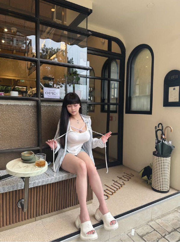上海上海晗妹🏠静安区  真05童颜巨乳 168G A26꒰・身高/Height 168cm꒰・胸围/Bust G꒰・体重/Weight 55kg身材微胖巨棒  年龄真实学生05年（🉑看证）童颜巨乳真熊G🧸服务性格炒鸡好～娃娃脸 零整容 胸粉  南方软妹 可爱幽默无纹身不抽烟  声音甜美  皮肤光滑🏠自带高端小区工作室🚗好停车联系客服：@AnnaGJ168💸解除双向：@AnnaGJ168bot💸⚡⚡⚡⚡⚡⚡⚡