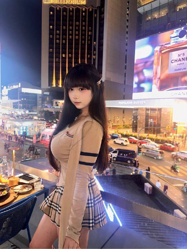 上海上海晗妹🏠静安区  真05童颜巨乳 168G A26꒰・身高/Height 168cm꒰・胸围/Bust G꒰・体重/Weight 55kg身材微胖巨棒  年龄真实学生05年（🉑看证）童颜巨乳真熊G🧸服务性格炒鸡好～娃娃脸 零整容 胸粉  南方软妹 可爱幽默无纹身不抽烟  声音甜美  皮肤光滑🏠自带高端小区工作室🚗好停车联系客服：@AnnaGJ168💸解除双向：@AnnaGJ168bot💸⚡⚡⚡⚡⚡⚡⚡