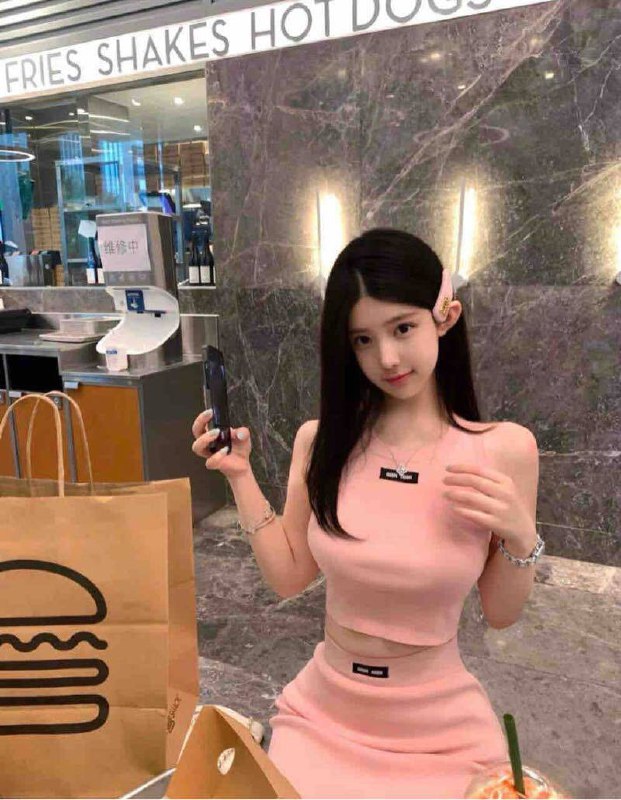 #香港🇭🇰168/0️⃣4️⃣- D• 初戀女友 外純內騷 極致體驗• 可純可慾 肤白如雪预约热线👉@双向限制联系👉@今日开工 欢迎预约