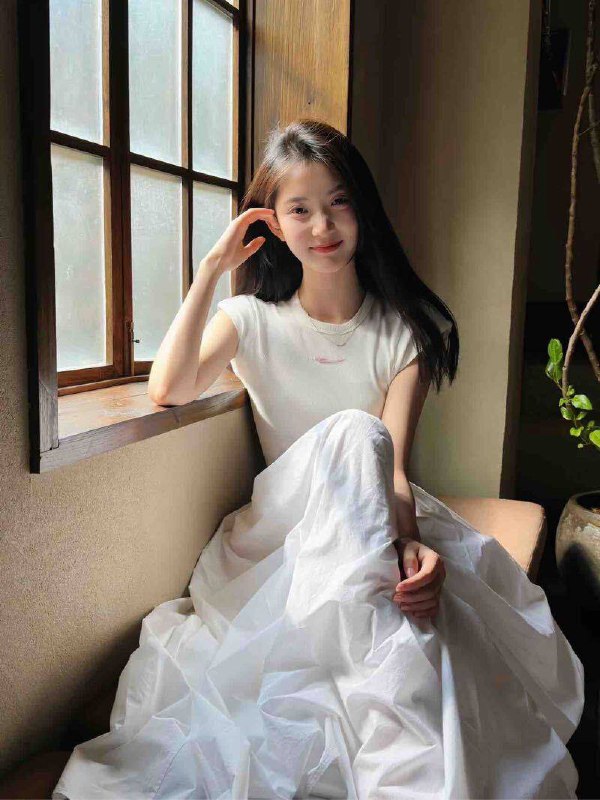 #香港🇭🇰新人學生身高166  95斤🐻C 自然脸活泼主动 皮肤白嫩预约热线👉@双向限制联系👉@今日开工 欢迎预约