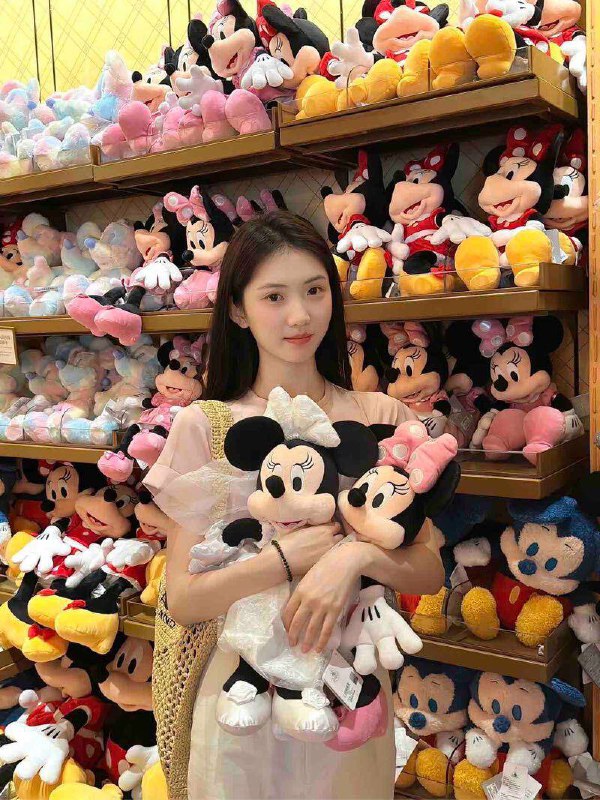 #香港🇭🇰新人學生身高166  95斤🐻C 自然脸活泼主动 皮肤白嫩预约热线👉@双向限制联系👉@今日开工 欢迎预约