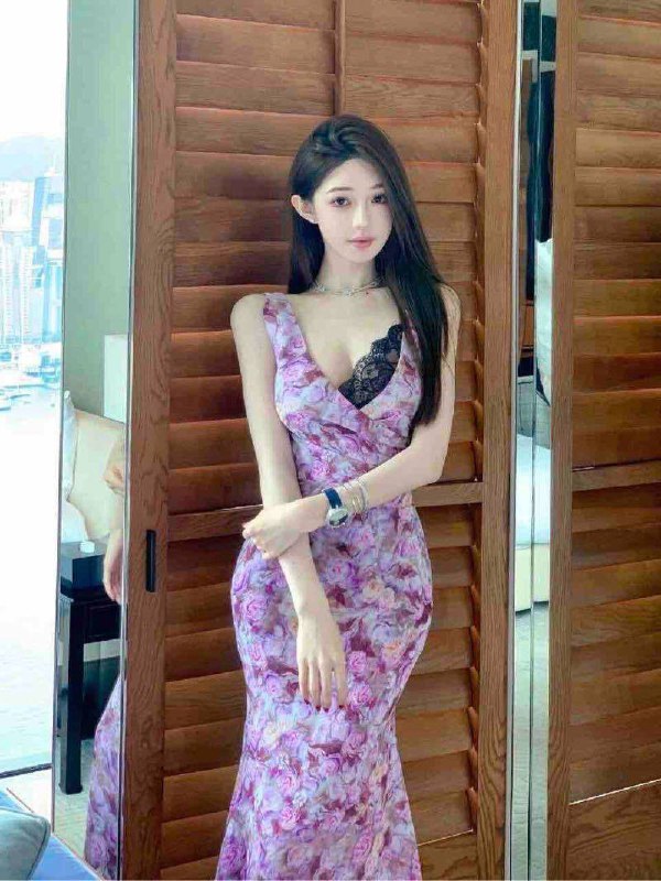 #香港🇭🇰172+ 94斤 02.平面模特 肤白听话全身无赘肉 S身材 大长腿气质大牌 皮肤白嫩 贴心女友预约热线👉@双向限制联系👉@今日开工 欢迎预约