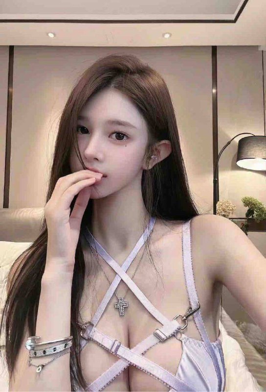 #香港🇭🇰99 168 E 47kg➻ 钢琴专业· 极品纯欲女高 · 猫系女友感up➻ 双商在线音质极佳·性格极好➻ Specialty:  钢琴·舞蹈➻ Hobby:  健身·滑雪➻ 气质清纯干净✅➻ 不整容不烟无纹身细腰翘臀预约热线👉@双向限制联系👉@今日开工 欢迎预约