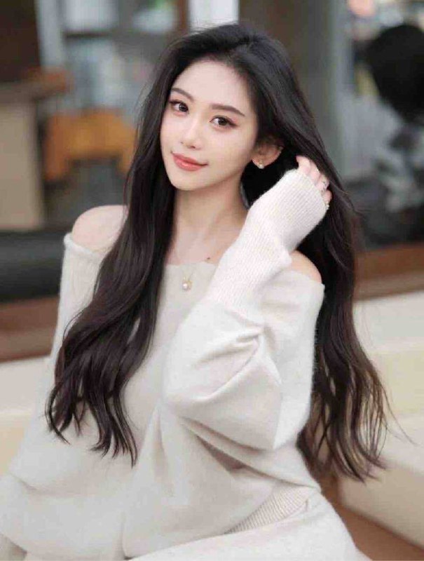 #香港🇭🇰极品新人 可验假赔净175-真🐻D天然无整 身材绝美s型 人照无差性格温柔，给你带来女朋友的感觉预约热线👉@双向限制联系👉@今日开工 欢迎预约