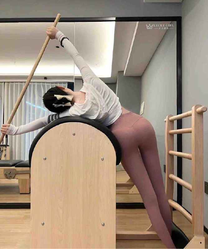 #香港🇭🇰身高169体重48kg🐻D前凸后翘无赘肉 素质高嘴甜心细 a4腰  可纯可御 百变风格全身雪白预约热线👉@双向限制联系👉@今日开工 欢迎预约