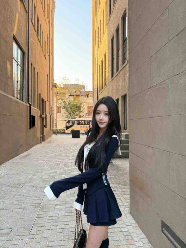 #香港🇭🇰极品清冷气质美女校花兼职🌸• 𝐇𝐞𝐢𝐠𝐡𝐭身高/170• 𝐖𝐞𝐢𝐠𝐡𝐭体重/95• 𝐁𝐮𝐬𝐭胸围/C• 𝐀𝐠𝐞年龄/04• 𝐎𝐜𝐜𝐮𝐩𝐚𝐭𝐢𝐨𝐧职业/ 学生🧚‍♂️仙女本纯   千年一遇初恋脸💜𓃱🧚‍♂️真实在校大学   全身无赘肉 S型身材 本人比照片漂亮🧚‍♂️贴心小女友 大长腿🧚‍♂️气质大牌  皮肤白嫩 只接素质🉑预约热线👉@双向限制联系👉@今日开工 欢迎预约