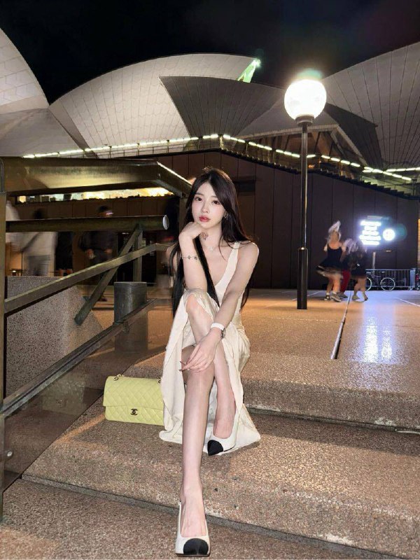 #香港🇭🇰• 03年清純學妹高辨识度天然0整。• 纯欲少女反差感max極品清纯気質華東師範大学|王者荣耀游戏女主播• Blogger·KOL·ModeL• 生于2003身高173cm体重42kg高挑长直腿全身雪白紧致氛圍感美人• 白裡透紅 冷白皮无滤镜雪白三粉预约热线👉@双向限制联系👉@今日开工 欢迎预约