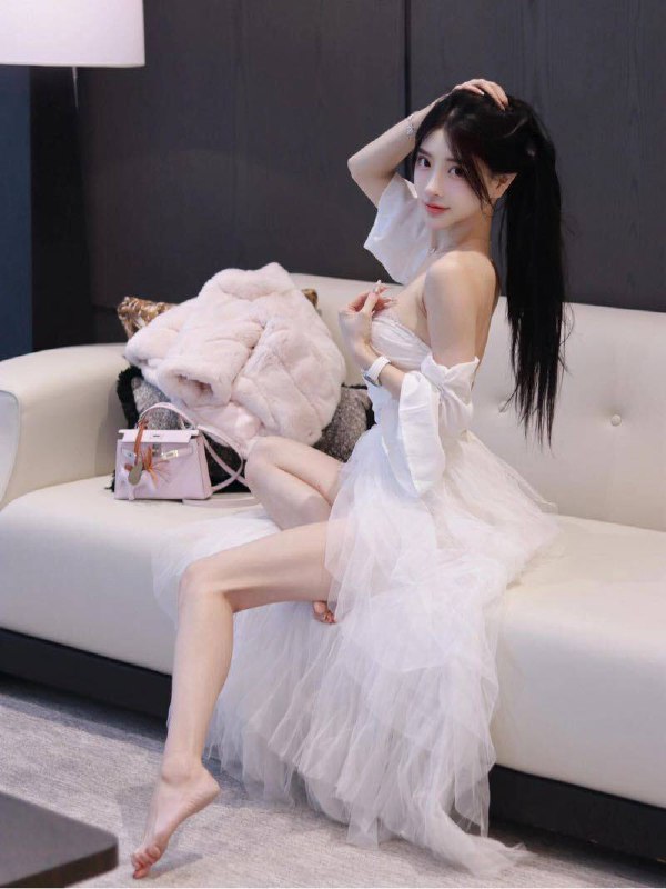 #香港🇭🇰• 03年清純學妹高辨识度天然0整。• 纯欲少女反差感max極品清纯気質華東師範大学|王者荣耀游戏女主播• Blogger·KOL·ModeL• 生于2003身高173cm体重42kg高挑长直腿全身雪白紧致氛圍感美人• 白裡透紅 冷白皮无滤镜雪白三粉预约热线👉@双向限制联系👉@今日开工 欢迎预约