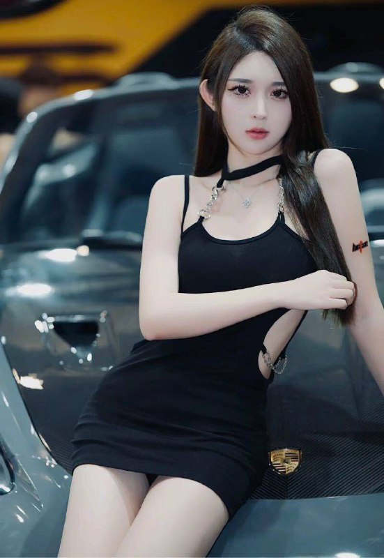 #香港🇭🇰新秀00后-高级御用模特🔥•身高Height：173罩杯Bra:D•出生：2003年•体重：100斤曾参加新丝路模特大赛北京赛区最上镜奖，曾荣获2020年中国风尚大典-风尚内地模特奖▪️细腰大胸，可现场一字马，皮肤白嫩▪️无整容高级脸，各种姿势预约热线👉@双向限制联系👉@今日开工 欢迎预约