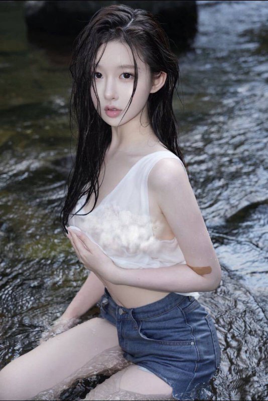 #香港🇭🇰身高171 胸围c温柔体贴性格乖巧水嫩俏皮 ” 你的性感小尤物身材超S雪白肌粉嫩紧致丝滑声音甜美小鸟依人款素质极高向69舌吻丝袜各种姿势配合真人真照新人第一-次下水预约热线👉@双向限制联系👉@今日开工 欢迎预约