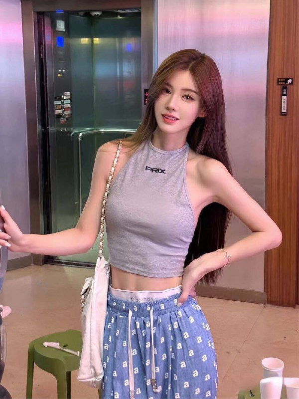 #香港🇭🇰170 46Kg冷白皮高瘦全身零整   情商高待课温柔  69kiss不拘束  健谈爽朗  擅长高端🍸局预约热线👉@双向限制联系👉@今日开工 欢迎预约