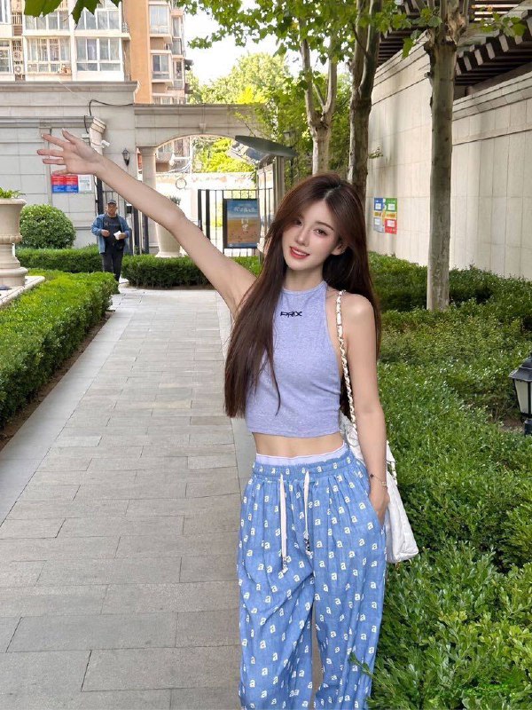 #香港🇭🇰170 46Kg冷白皮高瘦全身零整   情商高待课温柔  69kiss不拘束  健谈爽朗  擅长高端🍸局预约热线👉@双向限制联系👉@今日开工 欢迎预约