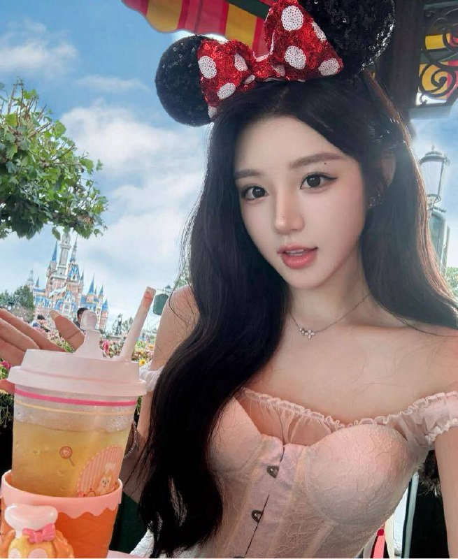 #香港🇭🇰圈外女友兼职 HK留学生短期停留预约热线👉@双向限制联系👉@今日开工 欢迎预约