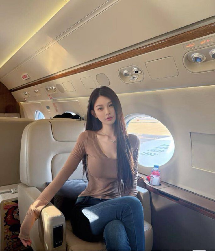 #香港🇭🇰小骨架纯天然网红清纯• 𝐇𝐞𝐢𝐠𝐡𝐭身高/170• 𝐖𝐞𝐢𝐠𝐡𝐭体重/48• 𝐁𝐮𝐬𝐭胸围//D• 𝐀𝐠𝐞年龄/06预约热线👉@双向限制联系👉@今日开工 欢迎预约