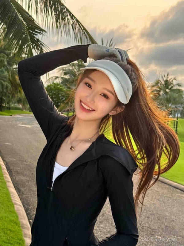 #香港🇭🇰170 05无证容纯天然，皮肤雪白无瑕疵，真胸，上粉下粉，刚下水新人预约热线@双向限制联系@