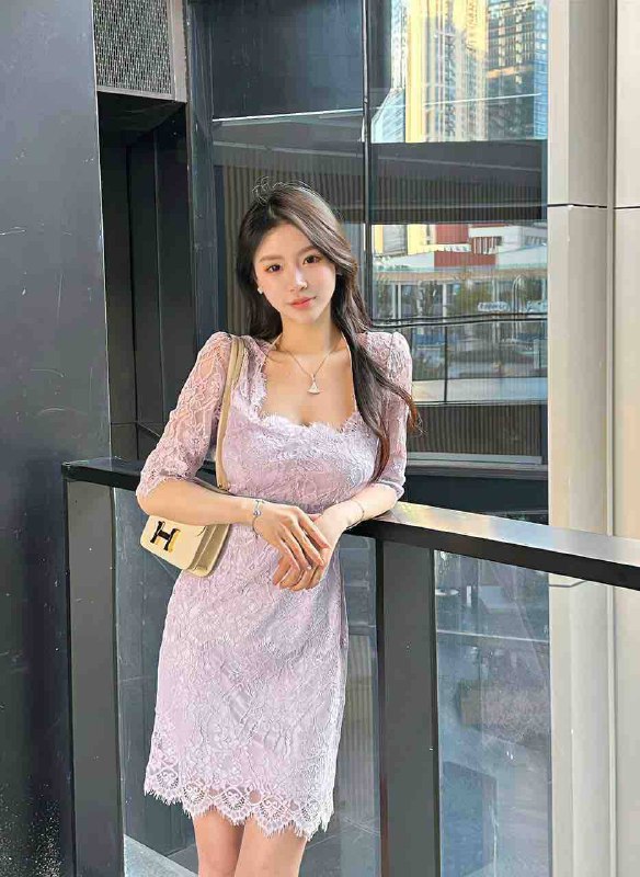 #香港🇭🇰极品纯新人02年170D🔹极品小御 身材顶级🔹温柔甜美 皮肤雪白 可纯可御 上下粉嫩🔹气质谈吐俱佳 声音嗲嗲双商在线  马甲线预约热线@双向限制联系@