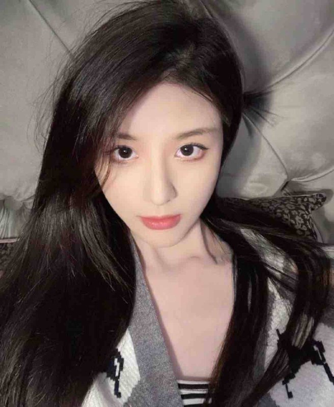 #香港🇭🇰⭐身高/170cm⭐体重/48kg⭐🐻围/C⭐年龄/00年会粤语在读研究生 纯兼职纯御仙女反差女友感系列皮肤雪白 气质类型 素质高预约热线@双向限制联系@