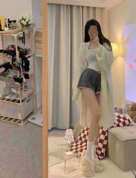 #香港🇭🇰⭐身高/170cm⭐体重/48kg⭐🐻围/C⭐年龄/00年会粤语在读研究生 纯兼职纯御仙女反差女友感系列皮肤雪白 气质类型 素质高预约热线@双向限制联系@