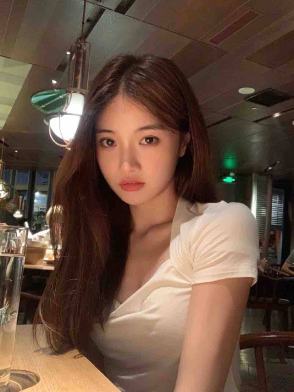 #香港🇭🇰极品清纯白小纯兼职应届大学生🐝.身高168真🐻D🥢腿本人比照片视频好看.预约热线@双向限制联系@