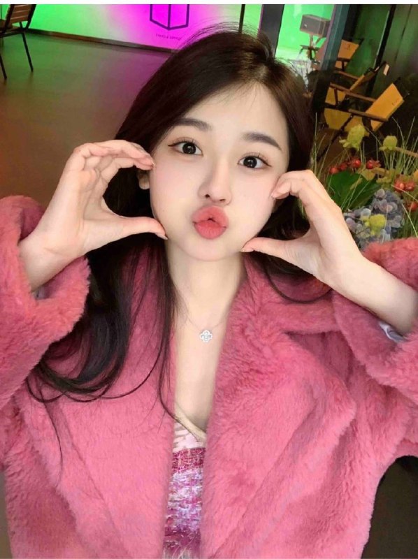 安娜国际外围『#成都3k』❤️相关数据：06_168_C_46KG❤️专属ID💌:#TDO5KSKY❤️相关介绍：真实06年  升高168 体重46kg 凶C某传媒大学学生🔥约会导航🔥一键关注🔥官方入口📱官方客服@AnnaGJ168📱无法私信@AnnaGJ168_bot