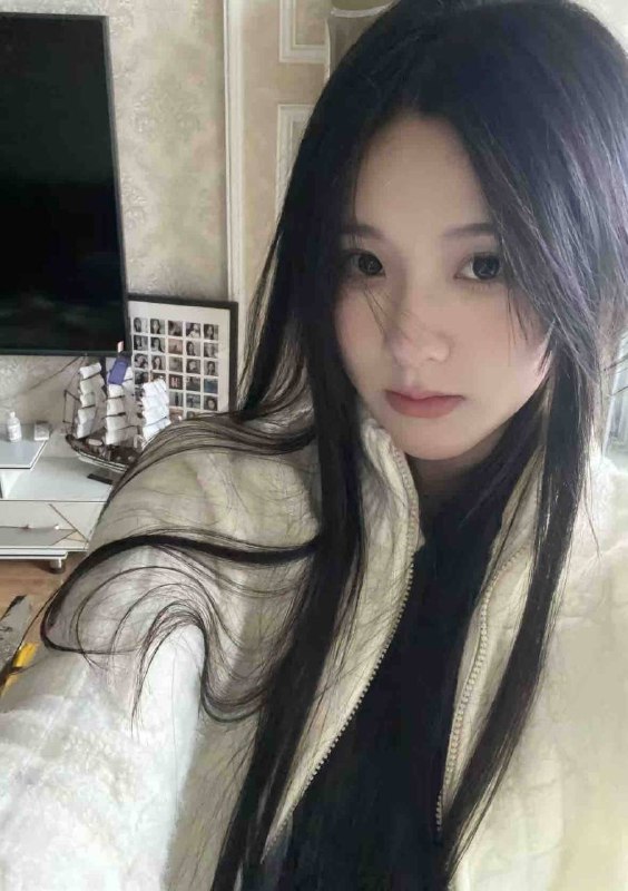 安娜国际外围『#成都3k』❤️相关数据：06_170_C_90❤️专属ID💌:#I2147EE8❤️相关介绍：四川师范大学在校学生身高170cm，体重：90斤，胸围；C，年龄19岁首次兼职，皮肤雪白，无纹身，高素质，超级清纯学妹，满满青春气息。🔥约会导航🔥一键关注🔥官方入口📱官方客服@AnnaGJ168📱无法私信@AnnaGJ168_bot