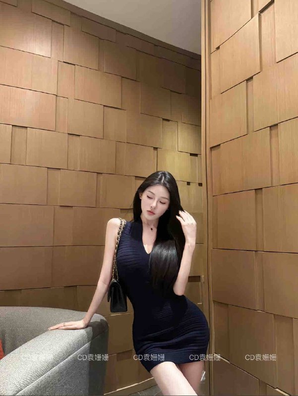 安娜国际外围『#成都3k』❤️相关数据：03-174-E-48KG❤️专属ID💌:#L4K3HGDX❤️相关介绍：主播兼职174天然E胸身高174体重48kg 胸围E温柔可爱 性感风骚 纯◎御洋气大牌 你的理想型完美女友高素质 可素颜为你解锁2任何姿势体验我喜欢阅读，热爱音乐🎵艺术，喜欢钢琴摄影我的镜头下，每一张照片都有一个小故事。很高兴认识你，希望你能跟我一起发现更多生活中的小确幸以下是我对自己的介绍，希望你能喜欢！🔥约会导航🔥一键关注🔥官方入口📱官方客服@AnnaGJ168📱无法私信@AnnaGJ168_bot