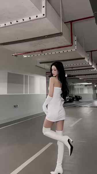 深圳-小冰冰脸-34D-浓颜系火辣美女