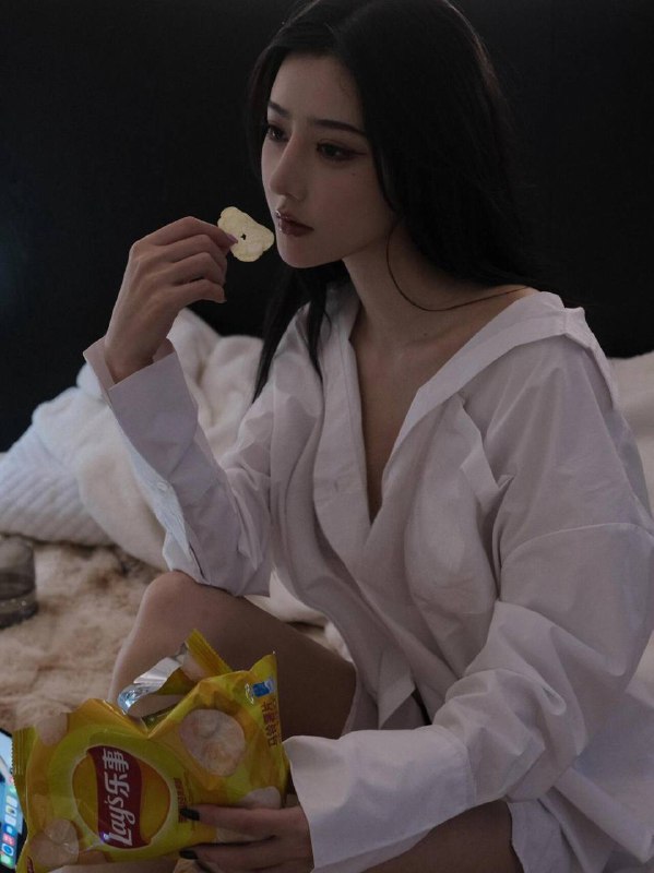 安娜国际『#深圳5k』❤️相关数据：03_171_D_47KG❤️专属ID💌:#BVK12NUA❤️相关介绍：撞脸小冰冰浓颜系美女身高171体重94胸围34D真胸接拍需预约只见高素质🉑🔥约会导航🔥一键关注🔥官方入口📱官方客服@AnnaGJ168o📱无法私信@AnnaGJ168bot