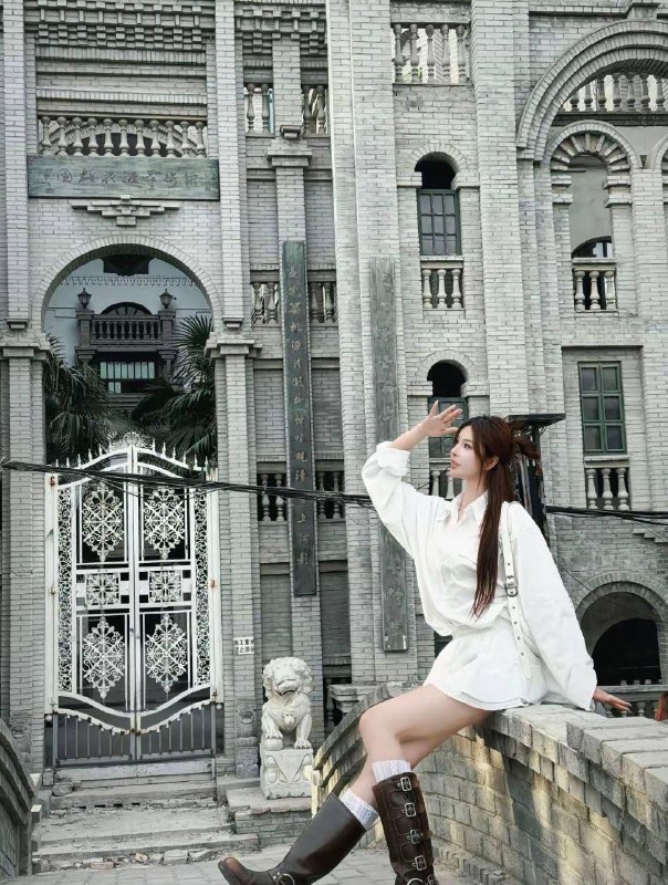 安娜国际『#深圳5k』❤️相关数据:04_174_E_50KG❤️专属ID💌:#H8OII9Y8❤️相关介绍:• 𝐇𝐞𝐢𝐠𝐡𝐭✨身高/174• 𝐖𝐞𝐢𝐠𝐡𝐭✨体重/100• 𝐁𝐮𝐬𝐭✨胸围/E• 𝐀𝐠𝐞✨年龄/21兴趣爱好：健身，旅游，摄影白嫩牛奶肌，真🐻无整，高挑无赘肉🔥约会导航🔥一键关注🔥官方入口📱官方客服@AnnaGJ168o📱无法私信@AnnaGJ168bot