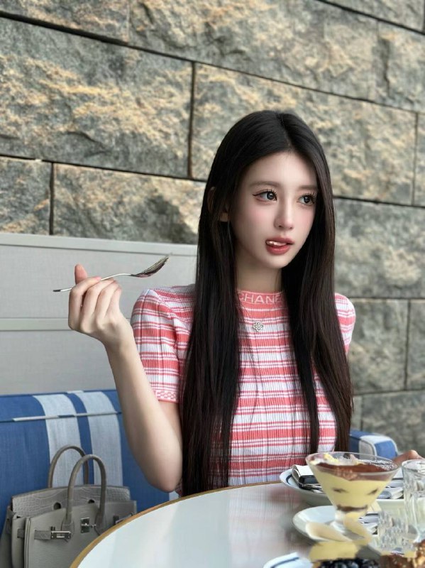 安娜国际『#深圳5w』⭐#菜宝严选❤️相关数据：00_168_D_44KG❤️专属ID💌:#W9MIMWB2❤️相关介绍：————————————『洋气大牌 五官精致』————————————💜深圳 00后💜𝐇𝐞𝐢𝐠𝐡𝐭：168💜𝐁𝐮𝐬𝐭: D💜𝐖𝐞𝐢𝐠𝐡𝐭: 44kg💜洋气大牌 五官精致💜皮肤雪白 气质好💜A4腰 马甲线 健身达人————————————💌【课后评价01】💌【课后评价02】🔥约会导航🔥一键关注🔥官方入口📱官方客服@AnnaGJ168o📱无法私信@AnnaGJ168bot