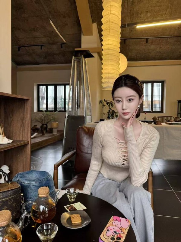 安娜国际『#深圳5w』⭐#菜宝严选❤️相关数据：00_168_D_44KG❤️专属ID💌:#W9MIMWB2❤️相关介绍：————————————『洋气大牌 五官精致』————————————💜深圳 00后💜𝐇𝐞𝐢𝐠𝐡𝐭：168💜𝐁𝐮𝐬𝐭: D💜𝐖𝐞𝐢𝐠𝐡𝐭: 44kg💜洋气大牌 五官精致💜皮肤雪白 气质好💜A4腰 马甲线 健身达人————————————💌【课后评价01】💌【课后评价02】🔥约会导航🔥一键关注🔥官方入口📱官方客服@AnnaGJ168o📱无法私信@AnnaGJ168bot