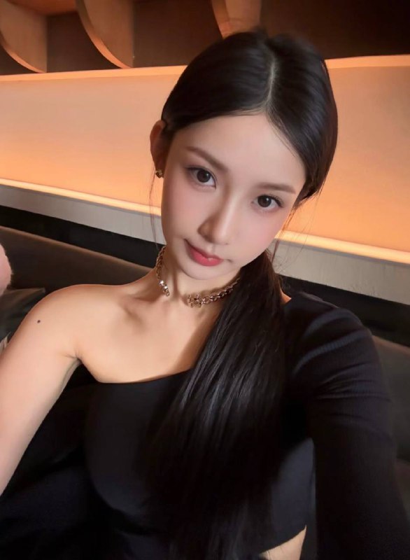 安娜国际『#深圳5k』❤️相关数据：03_173_E_50KG❤️专属ID💌:#JAYYRSVW❤️相关介绍：03年清冷气质古风美女 真实艺术生记忆中的白月光❄️毫无风尘味 女友感萝御双修 可纯可sao身高173cm. 体重100斤.E🐻蜜桃臀🍑皮肤紧致雪白，性格开朗大方 温柔可爱  纯天然🈚️整容🔥约会导航🔥一键关注🔥官方入口📱官方客服@AnnaGJ168o📱无法私信@AnnaGJ168bot