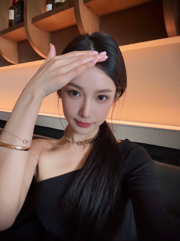 安娜国际『#深圳5k』❤️相关数据：03_173_E_50KG❤️专属ID💌:#JAYYRSVW❤️相关介绍：03年清冷气质古风美女 真实艺术生记忆中的白月光❄️毫无风尘味 女友感萝御双修 可纯可sao身高173cm. 体重100斤.E🐻蜜桃臀🍑皮肤紧致雪白，性格开朗大方 温柔可爱  纯天然🈚️整容🔥约会导航🔥一键关注🔥官方入口📱官方客服@AnnaGJ168o📱无法私信@AnnaGJ168bot