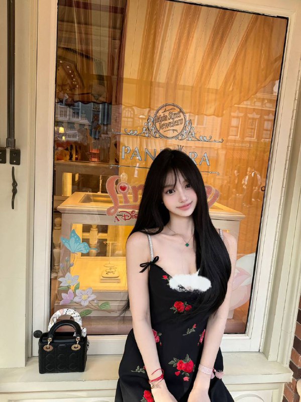 安娜国际『#深圳5k』⭐#菜宝严选❤️相关数据：04_168_D_46KG❤️专属ID💌:#CCCATOWF❤️相关介绍：🇬🇧留学生短期兼职身高168真胸D      真实05年（INS十万➕粉UAL本科在读         常年健身🍑臀皮肤紧致全身雪白                 高颜值高情商本人照 只见有缘人谢谢💌【课后评价01】💌【课后评价02】💌【课后评价03】🔥约会导航🔥一键关注🔥官方入口📱官方客服@AnnaGJ168o📱无法私信@AnnaGJ168bot