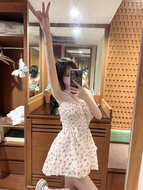 安娜国际『#深圳5k』❤️相关数据：05_165_E_47KG❤️专属ID💌:#VMB53RIU❤️相关介绍：新人极品 05年👩‍🎓🦜漫画身材• 身高/Height  ：身高165cm• 胸围/Bust：真实🐻e皮肤雪白• （童颜巨汝）淡妆见可素颜幼态甜美脸 小骨架 皮肤❄️白🔥约会导航🔥一键关注🔥官方入口📱官方客服@AnnaGJ168o📱无法私信@AnnaGJ168bot