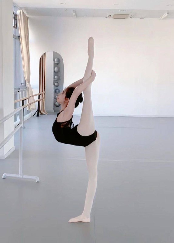 安娜国际『#深圳5k』❤️相关数据：03_174_C_48KG❤️专属ID💌:#DUU6O10M❤️相关介绍：浙江音乐学院资料保真真人真照(假赔)174一字马女生可现场展示舞蹈功底极佳。超级极品:纯天然全身0整 纹身肤白牛奶肌 性格温柔有趣真实舞蹈生车展模特性格绝佳喜欢甜美单纯的必选款宝藏女孩up up~·Age/年龄03.Bust/胸围C·Height/净高174 Weight/体重48Kg·Speciality/特长钢琴舞蹈穿搭潜水电竞本人真人真照冒必究短开只接素质客完美粉胸 完美粉嫩小穴真实有效只服务少数高素质人才🏠频道主页⭐️城市导航🎩会员指南🌟会员体系🔝预存折扣💵会员福利官方客服💁‍♀️@AnnaGJ168o无法联系💁🏻@AnnaGJ168bot