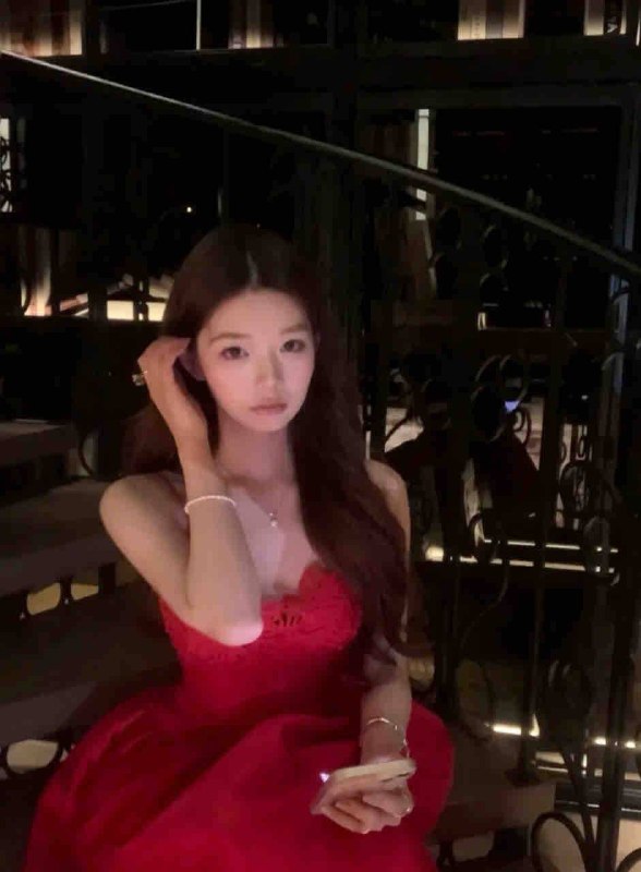 安娜国际『#深圳5k』❤️相关数据：04_175_D_53KG❤️专属ID💌:#42BOMA1G❤️相关介绍：清纯女大 04年 黄金比例净高175冷白皮 皮肤细腻纯天然无整 无纹身🥢腿 Q弹🐻🏠频道主页⭐️专属资料库🎩会员指南🌟会员体系🔝预存折扣💵会员福利官方客服💁‍♀️@AnnaGJ168o无法联系💁🏻@AnnaGJ168bot