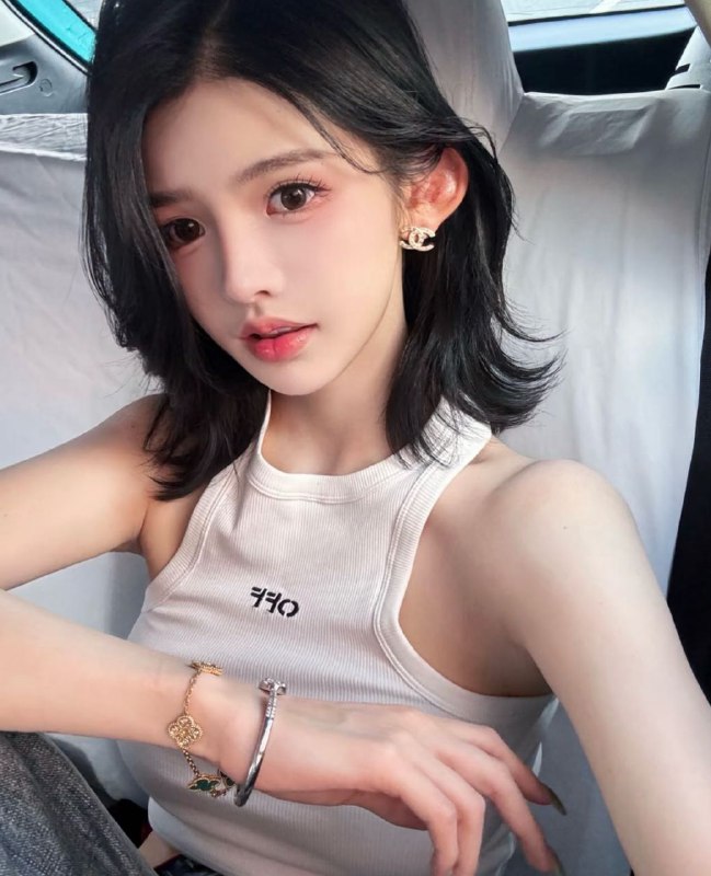 安娜国际『#深圳5k』❤️相关数据：03-172-C-45KG❤️专属ID💌:#MIT8IBRX❤️相关介绍：短发女孩。172🐻D体重90，A4腰马甲线美术生五官精致性格温柔懂事🏠频道主页⭐️专属资料库🎩会员指南🌟会员体系🔝预存折扣💵会员福利官方客服💁‍♀️@AnnaGJ168o无法联系💁🏻@AnnaGJ168bot