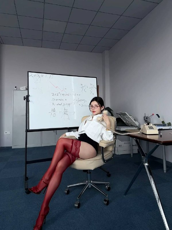 安娜国际『#深圳5k』❤️相关数据：00-168-D-51KG❤️专属ID💌:#R5N5HBK9❤️相关介绍：• 中泰混血168D• 圈外 只见素质男友• S型身材  健身达人• 蜜桃臀 电动马达臀 马甲线  白🐯馒头B• 超级sao👅超长🐍👄女友般的体验• 性格超级好  声音超甜  黏人小野猫• 极度敏感  皮肤好纵享丝滑•🉑喷💦💦💦💦• 真赵  喜高大勿扰🏠频道主页⭐️专属资料库🎩会员指南🌟会员体系🔝预存折扣💵会员福利官方客服💁‍♀️@AnnaGJ168o无法联系💁🏻@AnnaGJ168bot