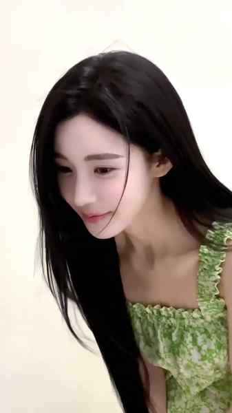 深圳-03清冷古风-E罩杯蜜桃臀❤️