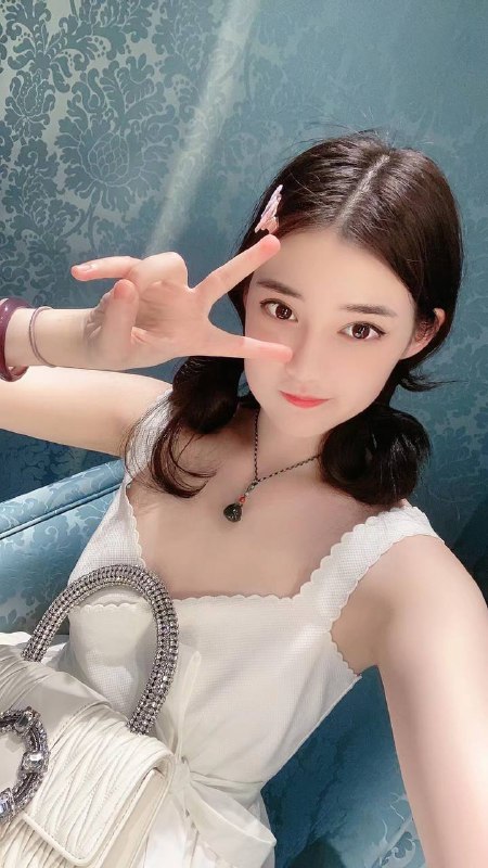 安娜国际『#深圳5k』❤️相关数据：02-172-D-44KG❤️专属ID💌:#SMJCD59J❤️相关介绍：琴琪书画 文艺女孩02年艺术系大学生，学信网可查，172D 体重44kg，肤白清纯 刚下氵  纯自拍照，没任何水分🏠频道主页⭐️专属资料库🎩会员指南🌟会员体系🔝预存折扣💵会员福利官方客服💁‍♀️@AnnaGJ168o无法联系💁🏻@AnnaGJ168bot