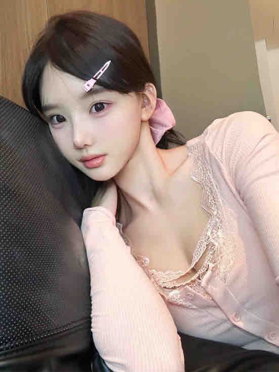 安娜国际『深圳』5k❤️相关数据：01-170-C-51KG❤️专属ID💌:#E7FY2H5Y❤️相关介绍：安安🌙05年 身高170胸围C💗清纯纯欲款 真实朋友圈生活照片💗莼天然零整容 白幼身材 筷子腿💗乖巧听话 性格超好ps：因为还要上学所以不是每天都在 需要提前预约 急单随缘 纯兼职只接受素质援助～🏠频道主页⭐️专属资料库🎩会员指南🌟会员体系官方客服💁‍♀️@AnnaGJ168o无法联系💁🏻@AnnaGJ168bot