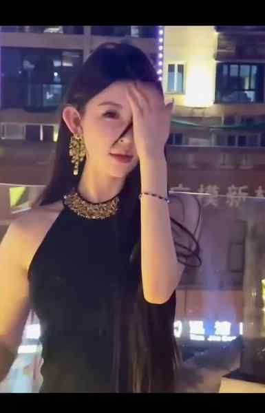 深圳-甜美高材生-气质外围模特 

（23个字符）